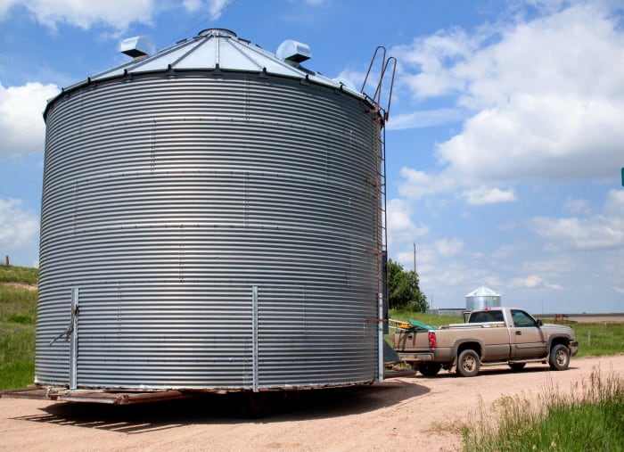 How to Find Used Grain Bins (Silos) for Sale Location and Value