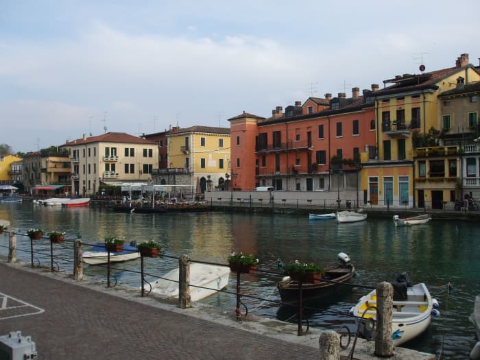 Peschiera del Garda is an absolutely charming town. From vestiges of its rich history to its fashionable modern-day shops, there's no shortage of things to see and do.