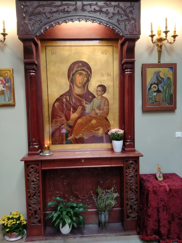 This icons was probably the first to start conversing with me at the Serbian church St Sava at the address 23, Simplon street in Paris 18. I have to say my conversations with her were quite scary and even dangerous. Was it a demon in the icon?