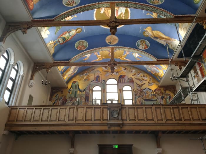 Oftentimes, the images painted on the domes of St Sava would become alive and start talking to me, narrating various social problems in mundane life.