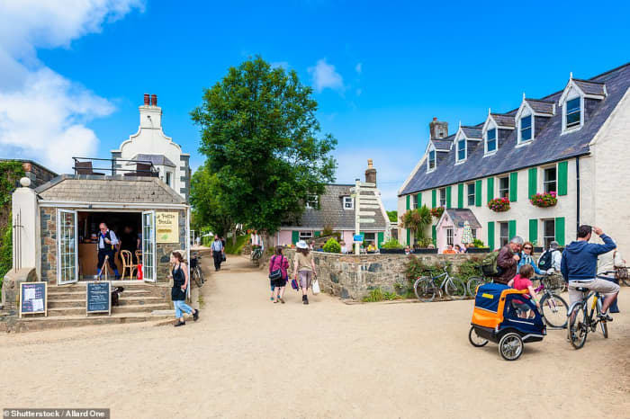 On Sark, there are no cars and no streetlights. That means the only ways to get around are your feet, a tractor, a horse, a cart, or a bicycle.