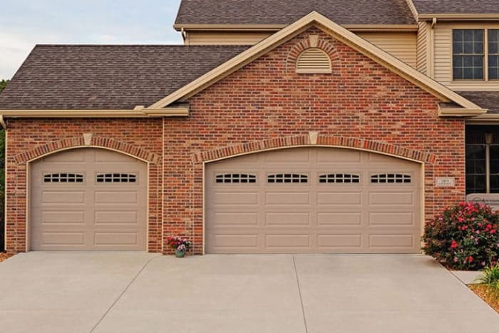 In colder climates, uninsulated garages can lead to water freezing, and this can cause the concrete to crack.