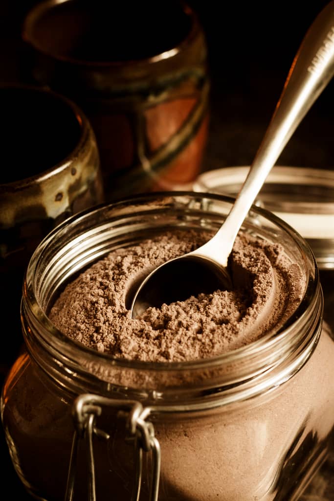 Cocoa makes an excellent choice for a Valentine's Day gift (along with something sparkly, if you're a guy) so why not jar up some mix and use your own cocoa mix for your date?