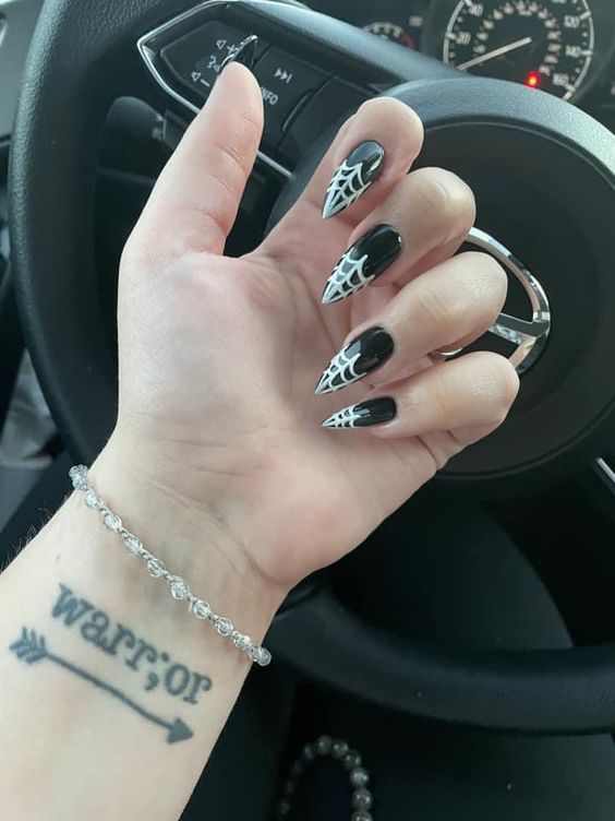 awesome-halloween-nail-art-designs