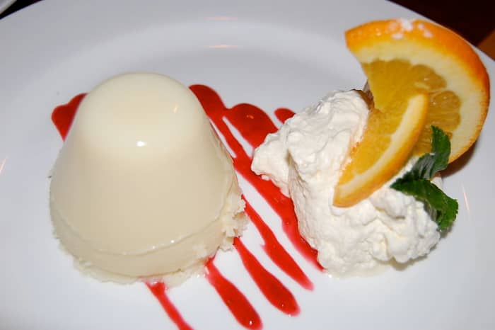 Vanilla panna cotta with accompaniments of flavor