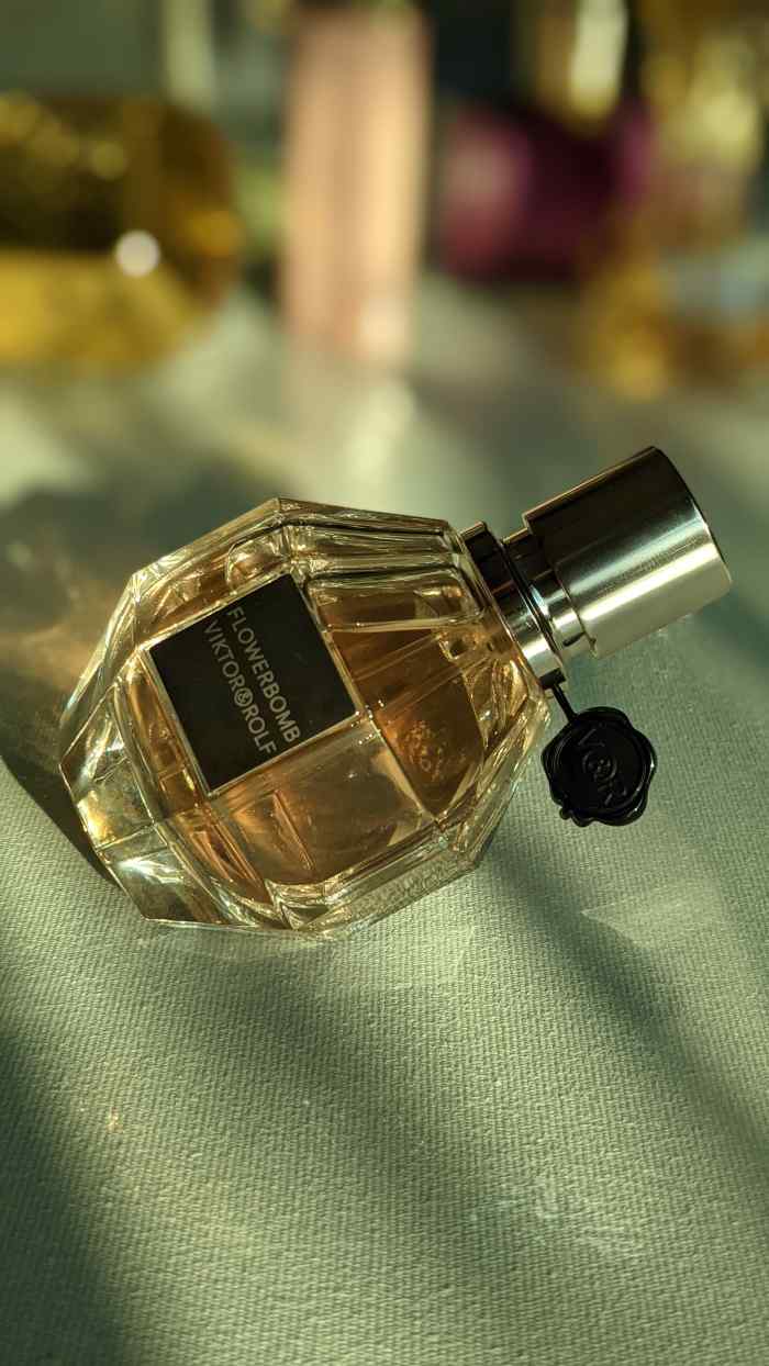 Flowerbomb by Victor & Rolf