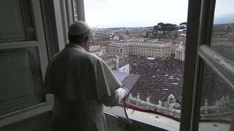 This photo here is an interesting photo, because it shows us what pope Francis sees when he addresses the crowed at angelus. Most time we only see the pope far away at this window talking to the crowd.