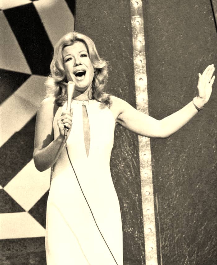 Vikki Carr has a singing career that covers over four decades. Vikki was born in El Paso, Texas, and her parents are of Mexican ancestry.