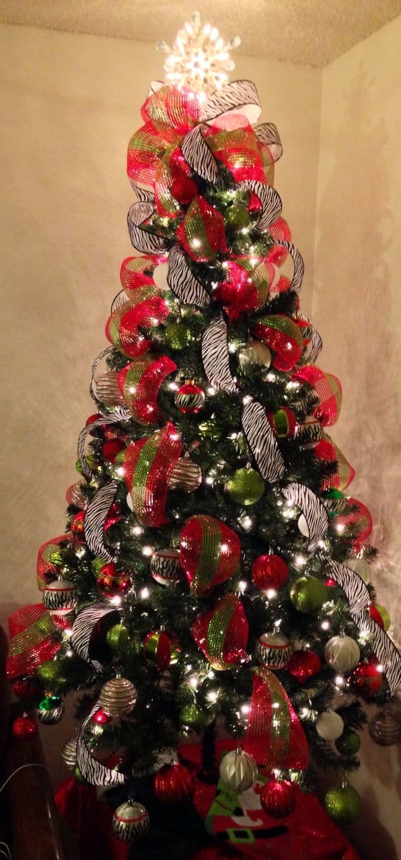 Gorgeous Christmas Tree Decorations That You'll Love