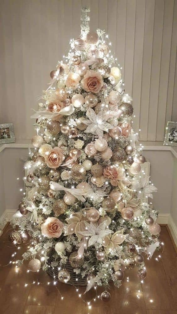 Gorgeous Christmas Tree Decorations That You'll Love