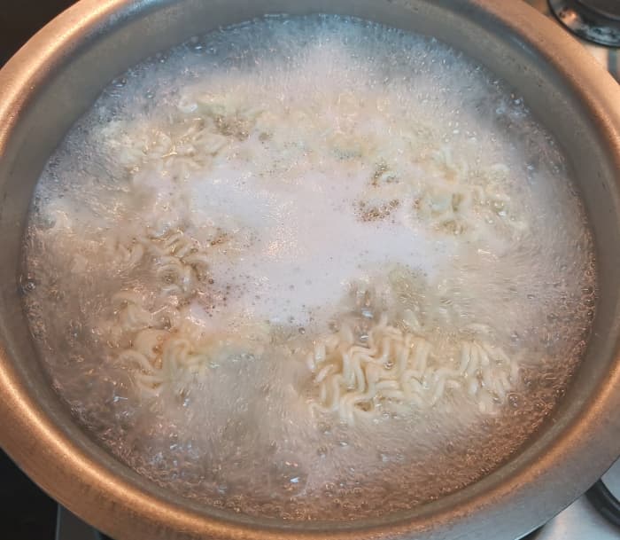 Cook the noodles for about 3-4 minutes (follow the cooking instructions on the package). Do not overcook the noodles.