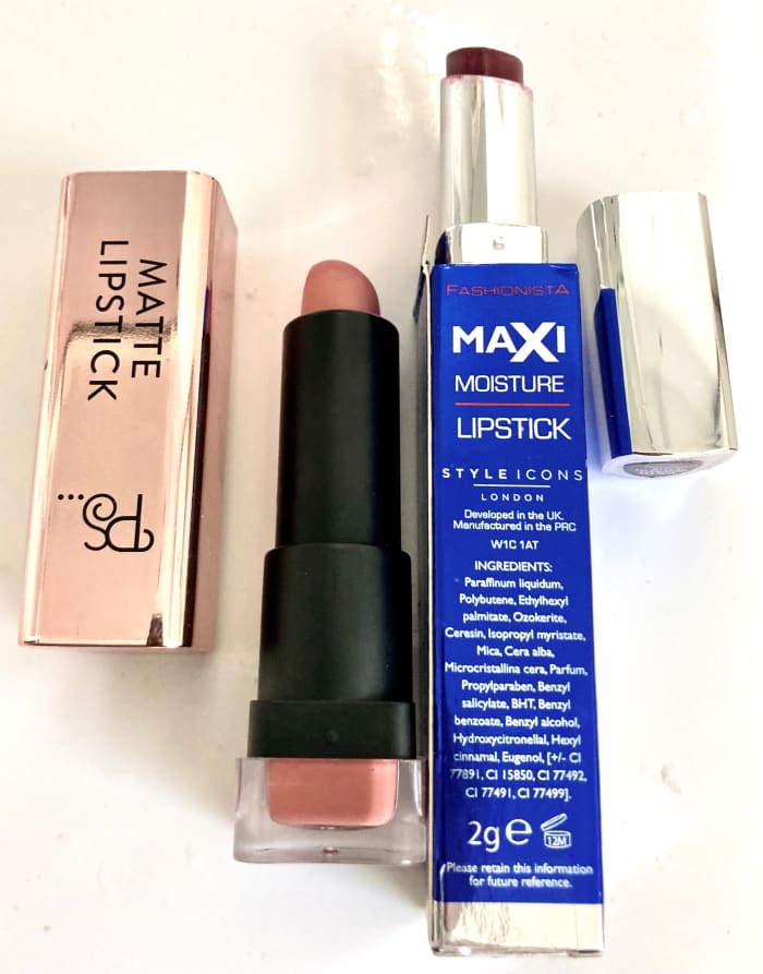 Two contrasting colours like these may provide a fuller coat that’s more protective but more demure than each colour by itself - a no makeup, makeup look