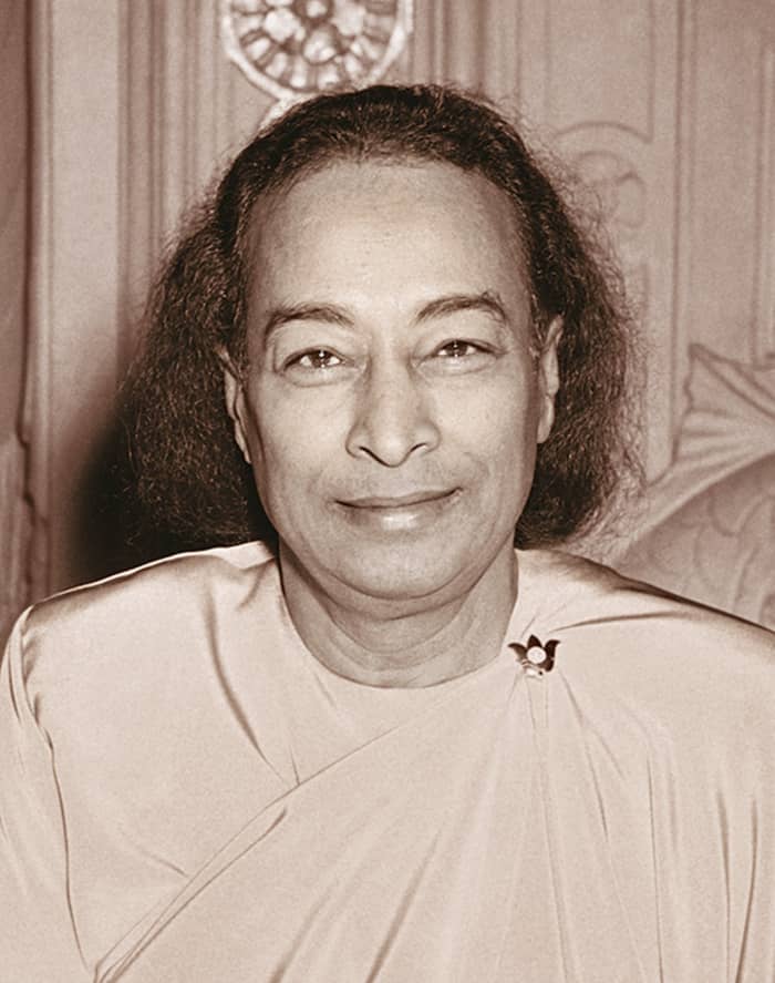 Paramahansa Yogananda - "The Last Smile" - one hour before his mahasamadhi - March 7, 1952 - Los Angeles CA - Baltimore Hotel