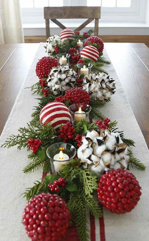 50+ Stunning Christmas Table Decoration Ideas to Bring Festive Cheer ...