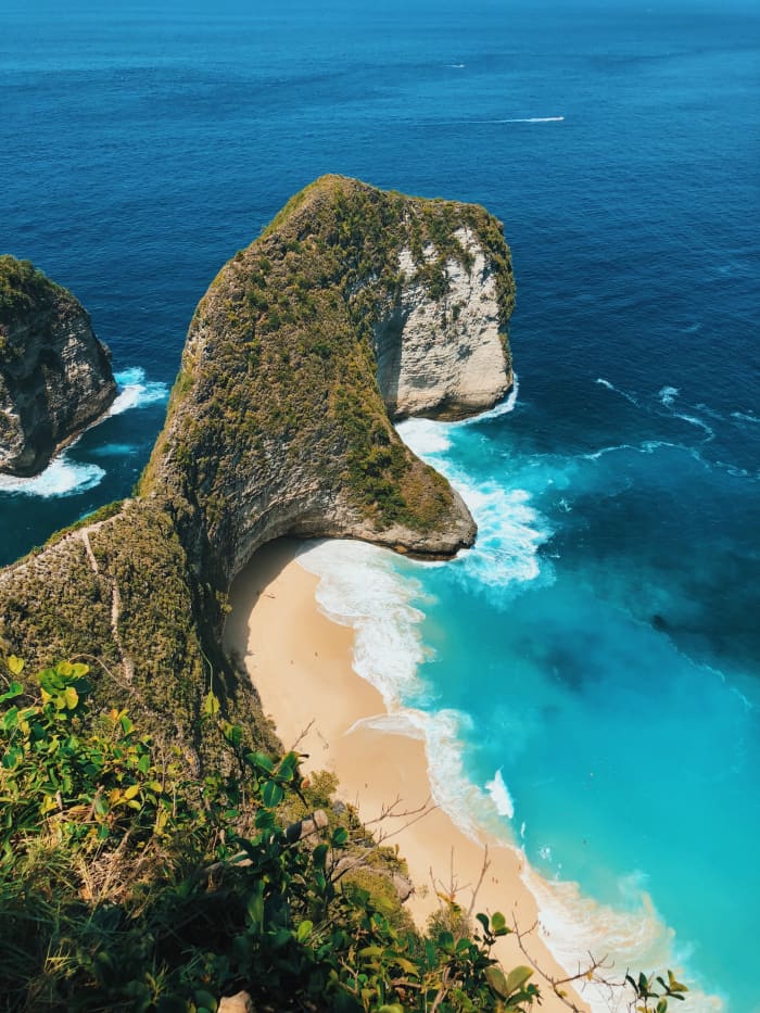 Picture this: blue waters, white sand, and the wind blowing in your hair. No, this is not just another beach holiday—this could be your life!