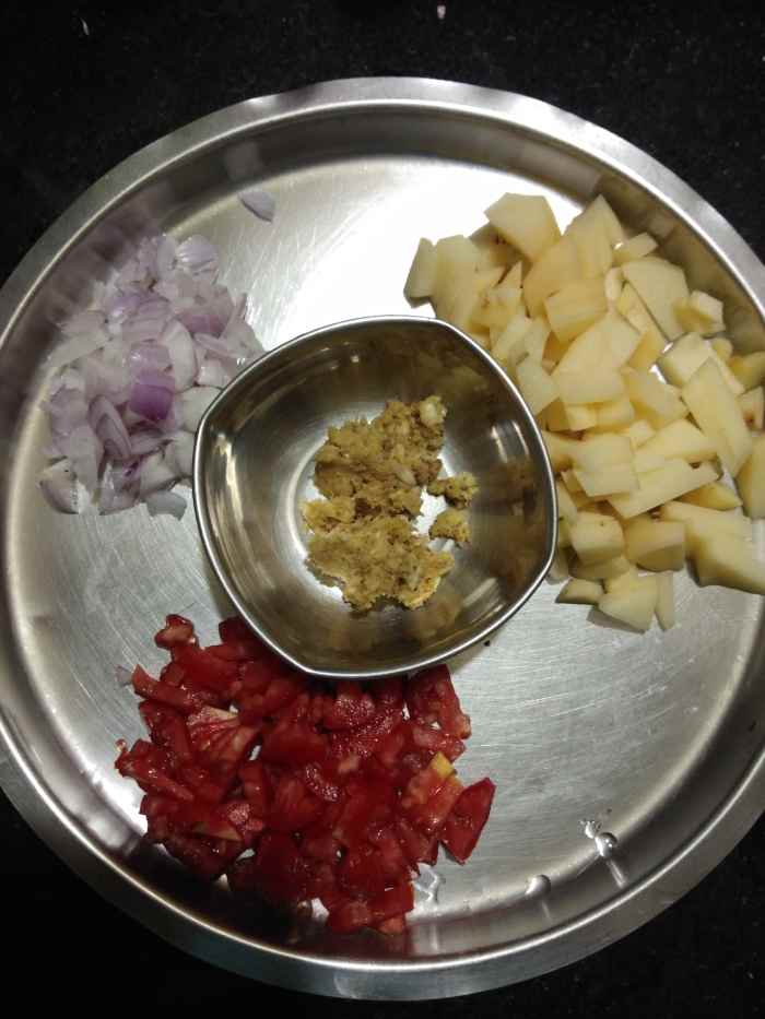 IndianStyle Dried Green Peas (Ghugni) Curry Recipe Delishably