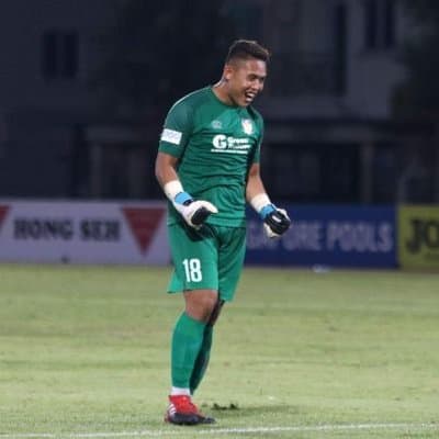 Khairulhin was part of the Singapore national under-23 football team that won the bronze medal at the 2013 Southeast Asian Games.