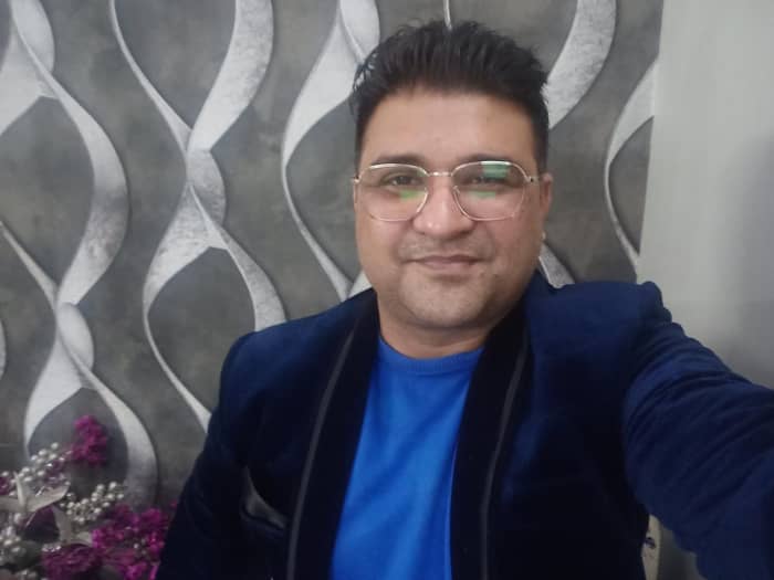 Welcome to Digital Writopreneurs Hub and Academy, New Delhi. I am a writer's coach and my name is Rajinder Soni. Book your time slot for a personal one-to-one interactive session for Bootcamp Challenge. https://calendly.com/connectrajinder/60min Boot