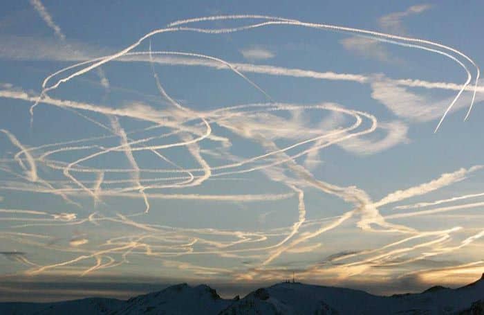 Uh, if this was the flight path the pilot took on my last airliner trip I might be just a little upset, not too mention queasy.
