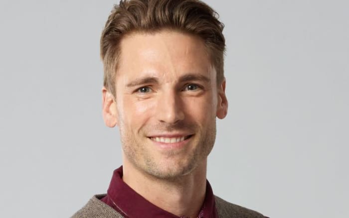 Discover Andrew Walker Beyond Hallmark His Best Tv Performances - o5tsvx0