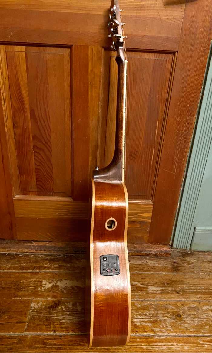 How to Add a Sound Port to an Acoustic Guitar Spinditty