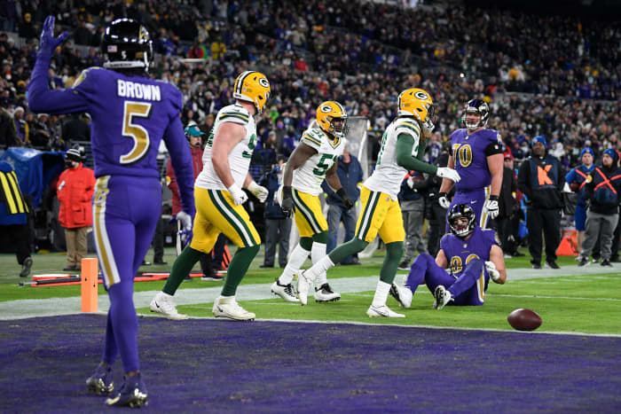 Ravens fail on 2pt conversion to try to win by 1 Vs GB. Huntley shines as team plays with Lamar.