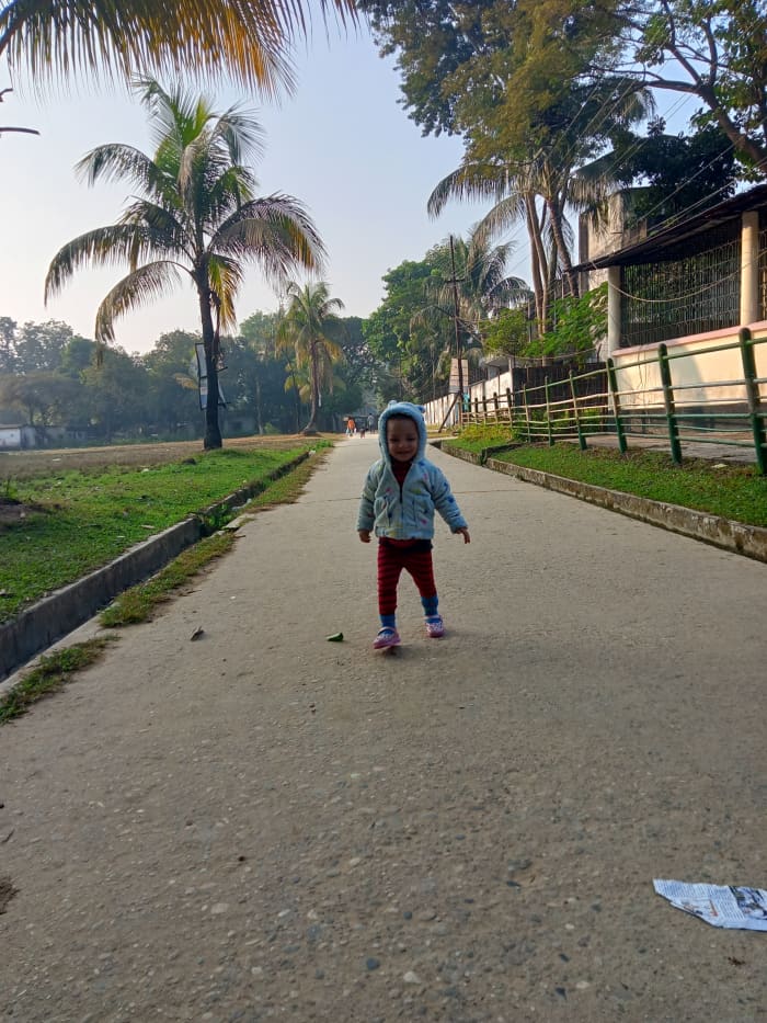My niece loves to walk in the morning too. It was a little bit cold outside. The sun rises and the place was photogenic.