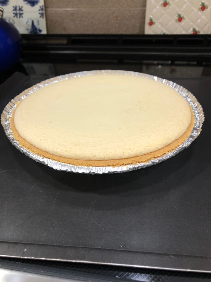 Here it has just come out of the oven. I made this one for my daughter who doesn't like meringue, so no meringue.