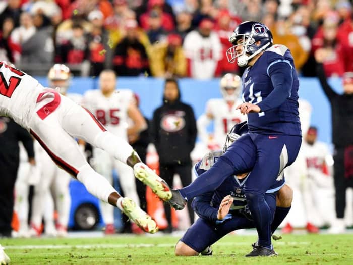 Randy Bullock seals Titans W as they improve their record on last Thursday Night Football game of the year!!!