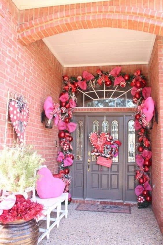 65+ Romantic Valentines Day Porch Decor Ideas to Welcome Love to Your ...