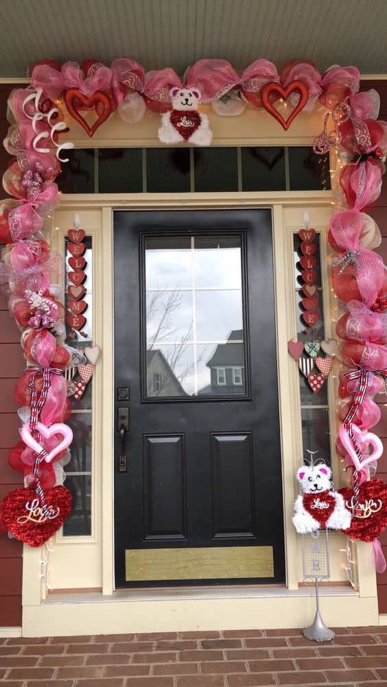 65+ Romantic Valentines Day Porch Decor Ideas to Welcome Love to Your ...