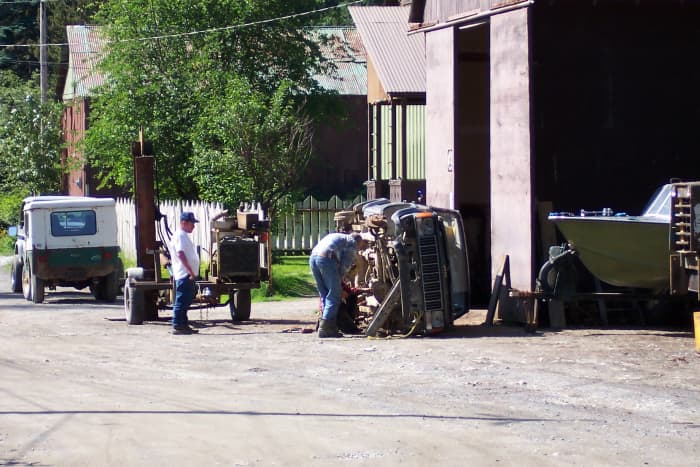 Who says you need fancy tools and expensive lifts to fix a car? Not up in Alaska. People up here are ingenious and a little goes a long way. The great thing is, when Sarah moves into the White House she can bring her own mechanic.