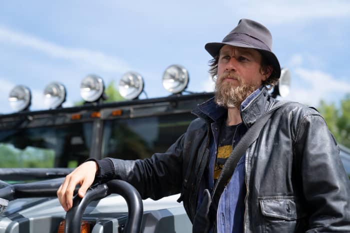Charlie Hunnam as Charlie Waldo in the action/comedy, LAST LOOKS, an RLJE Films release. Photo courtesy of RLJE Films.