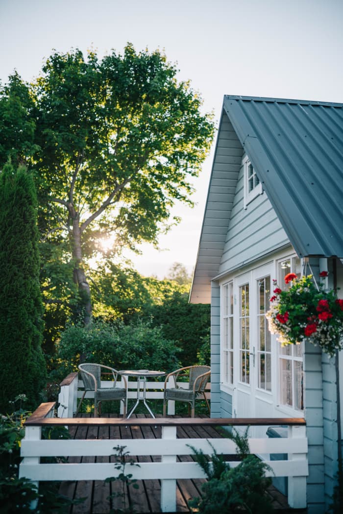When you're writing about a town or city, it's important to consider what people's homes look like. Every town has its own unique look.