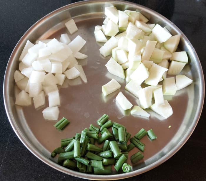 South Indian Mixed Vegetable Sambar Recipe - Delishably