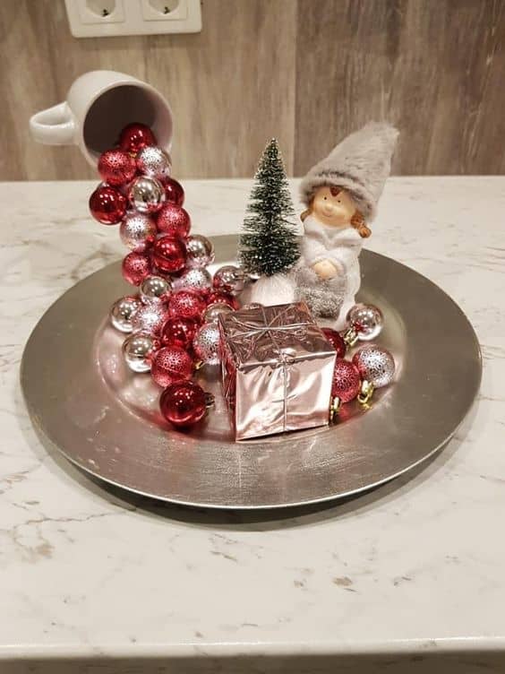Magical and Super Affordable Christmas Centerpiece Ideas - Holidappy