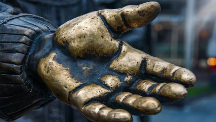 Don't feel sorry for big bosses who are booted out of their companies. Because of golden handshakes and golden parachutes, they'll probably leave with more money than they'd have if they had kept their jobs.