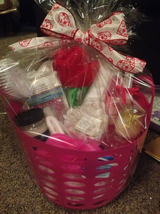 60+ Mothers Day Gift Basket Ideas That will Make Her Day - HubPages