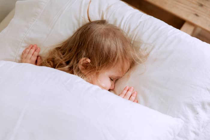 8 Tips for Waking a Cranky Child in the Morning - WeHaveKids