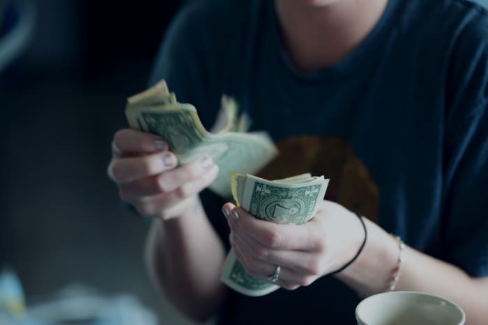 I do not believe parents are required to pay for their child's college education.