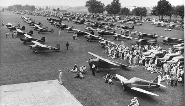 Civil Air Patrol pilots and planes in 1942.