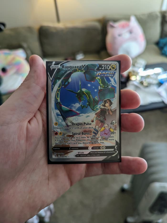 Rayquaza V Alternate Art Pokemon Card - Evolving Skies - 194/203 - Value: $85