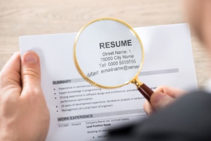 The Resume Scam: Red Flags That Job Seekers Should Watch For - HubPages