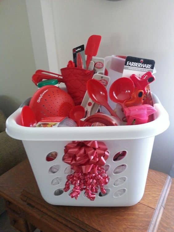 35+ Dollar Store Mothers Day Gift Basket Ideas that will Melt her Heart ...