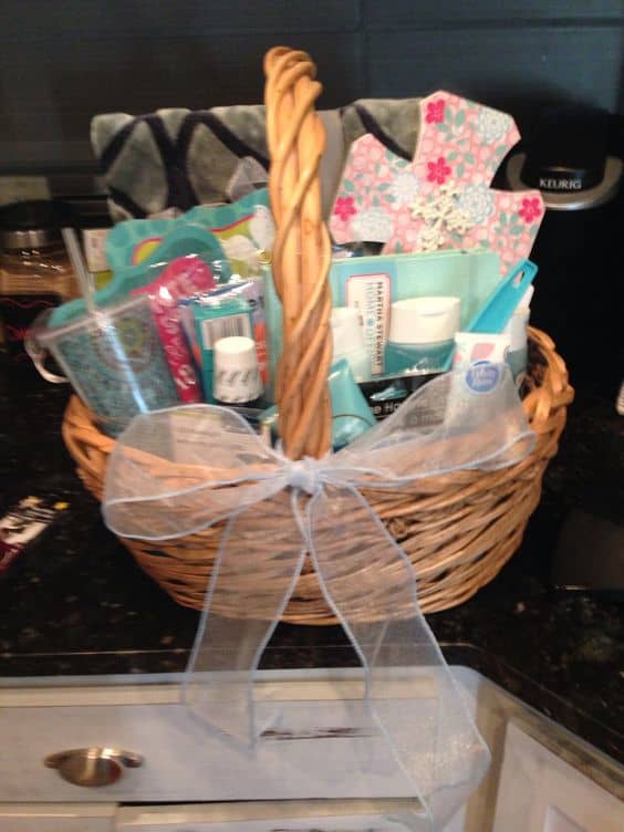 35+ Dollar Store Mothers Day Gift Basket Ideas that will Melt her Heart ...