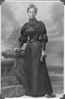 Mary Kingsley kitted out for jungle exploration complete with umbrella, which she used on one occasion to prod a hippopotamus to get out of her way.