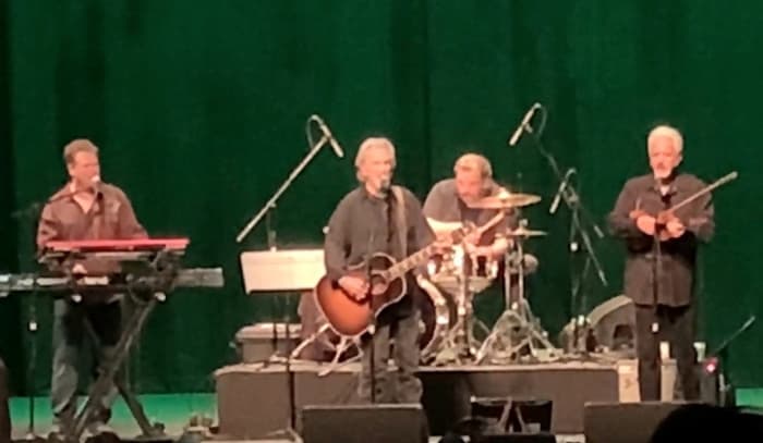 Doug Colosio (keys) Kris Kristofferson (vocals & guitar) Jeff Ingraham (drums) Scott Joss (vocals & fiddle)