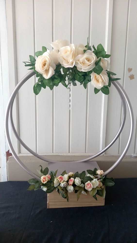 20+ Stunning DIY Floral Hoop Wedding Centerpieces that every Bride will
