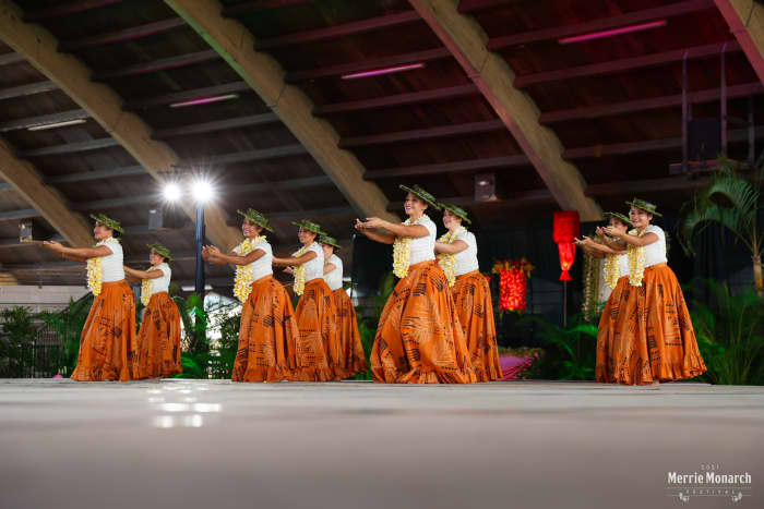 MM2021 1st Place Wahine 'Auana Hālau Kekuaokalā‘au‘ala‘iliahi Nā Kumu Hula: Haunani & ʻIliahi Paredes
