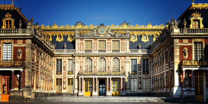 Two respectable academics Charlotte Anne Moberly and Eleanor Jourdain claimed to have seen Marie Antoinette in 1901 at Versailles, more than 100 years after her death.
